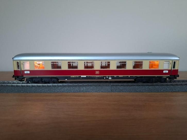 Märklin 4089 - TEE rijtuig met verlichting en sluitlicht, Hobby en Vrije tijd, Modeltreinen | H0, Zo goed als nieuw, Wagon, Wisselstroom