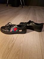 Gympen zwart bloemenmotief, Ophalen of Verzenden, Zo goed als nieuw, Zwart, Sneakers of Gympen