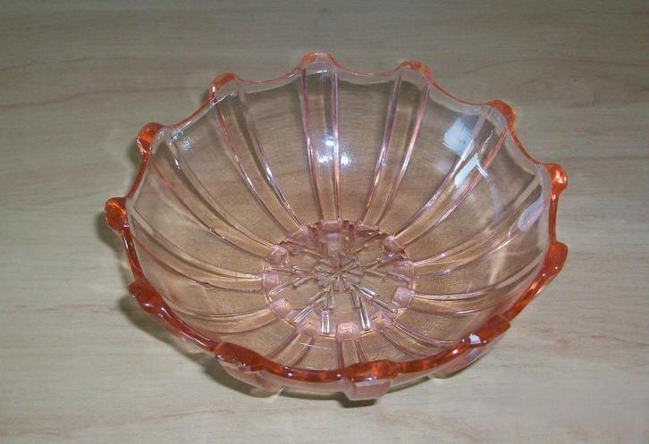 Lotje depression glas / roze glas, Antiek en Kunst, Antiek | Glas en Kristal, Ophalen of Verzenden