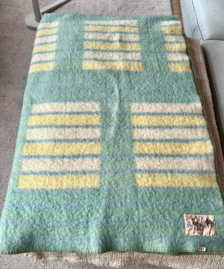 Aabe 100% wollen deken, Huis en Inrichting, Woonaccessoires | Plaids en Woondekens, Gebruikt, Verzenden