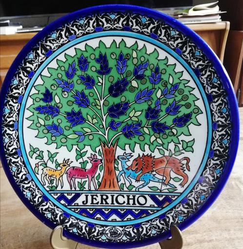 Wandbord. JERICHO. Jeruzalem. Handpainted. 27 cm., Antiek en Kunst, Antiek | Wandborden en Tegels, Ophalen