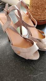 Sandalen met hak maat 40/41, Kleding | Dames, Schoenen, Beige, Ophalen of Verzenden, Gedragen, Pumps