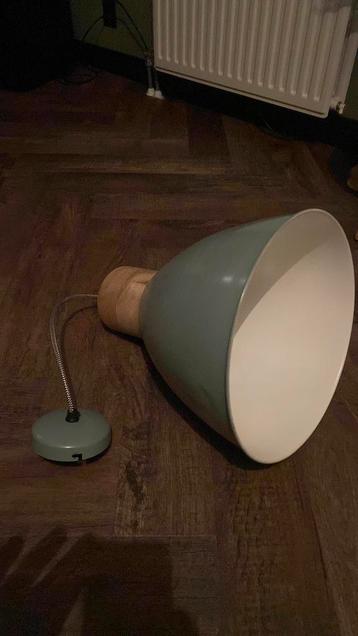 ‘Industriële ‘ hanglamp beschikbaar voor biedingen