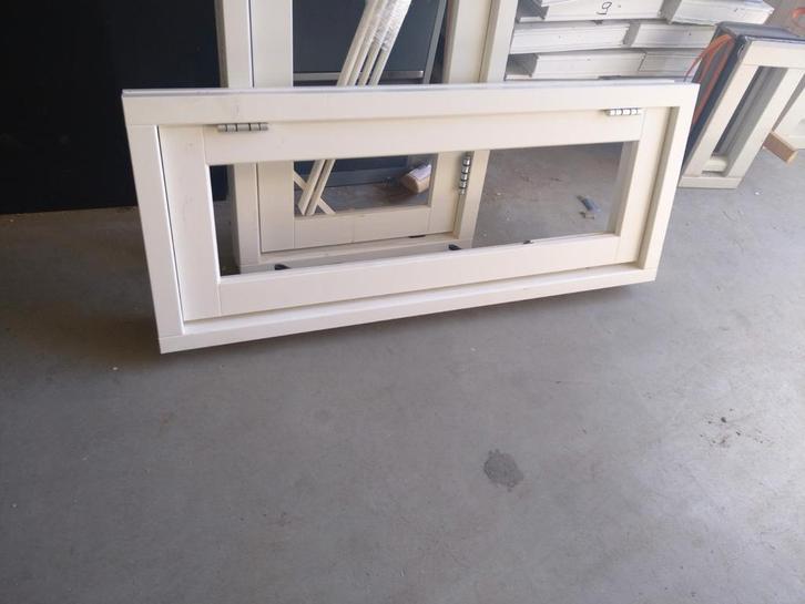 Hardhout kozijn met uitzet raam op voorraad, Doe-het-zelf en Verbouw, Glas en Ramen, Nieuw, Gevelraam of Ruit, Minder dan 80 cm