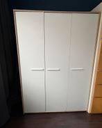 Ruime kledingkast, Ophalen, Met deur(en), Gebruikt, 100 tot 150 cm