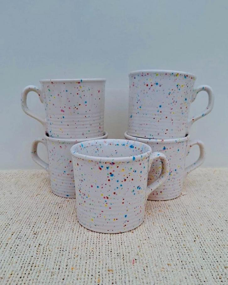 Vintage kopjes confetti, Huis en Inrichting, Keuken | Servies, Zo goed als nieuw, Kop(pen) en/of Schotel(s), Overige stijlen, Glas