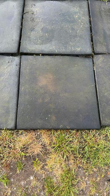 Rubberen speeltegels 60x60 beschikbaar voor biedingen