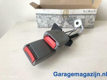 Gordelslot midachter dubbel VW Passat B5 grijs 3B0857739A beschikbaar voor biedingen