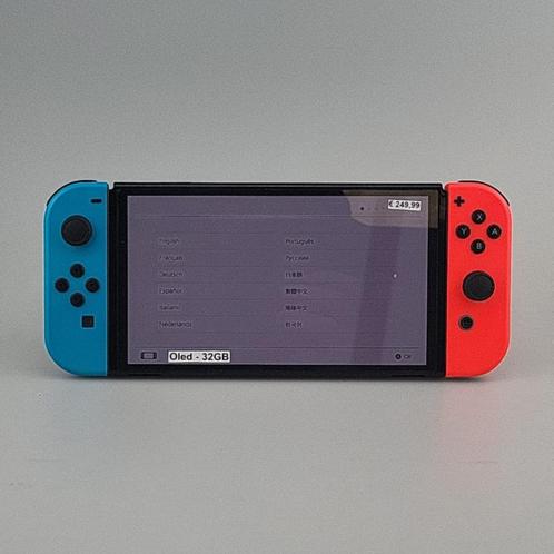Nintendo Switch Oled 32GB Blauw/Rood Incl: Toebehoren, Spelcomputers en Games, Spelcomputers | Nintendo Switch, Zo goed als nieuw