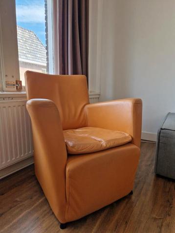 Leren fauteuil beschikbaar voor biedingen