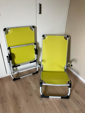 2 stevige lichtgewicht strandstoelen beschikbaar voor biedingen