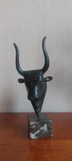 brons stier minoische stierenkop grieks mythologie op marmer, Ophalen of Verzenden