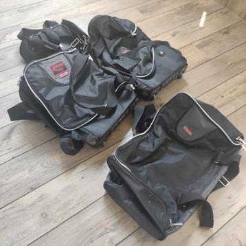 Car Bage. Tassen set speciaal voor Jaguar F Type. beschikbaar voor biedingen