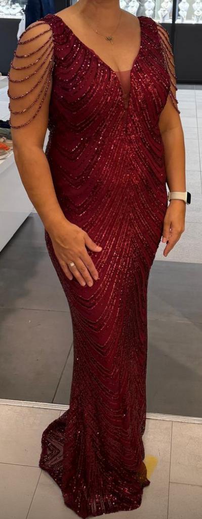 Bordeauxrode Avondjurk Maat 42, Kleding | Dames, Jurken, Zo goed als nieuw, Maat 42/44 (L), Rood, Onder de knie, Ophalen of Verzenden