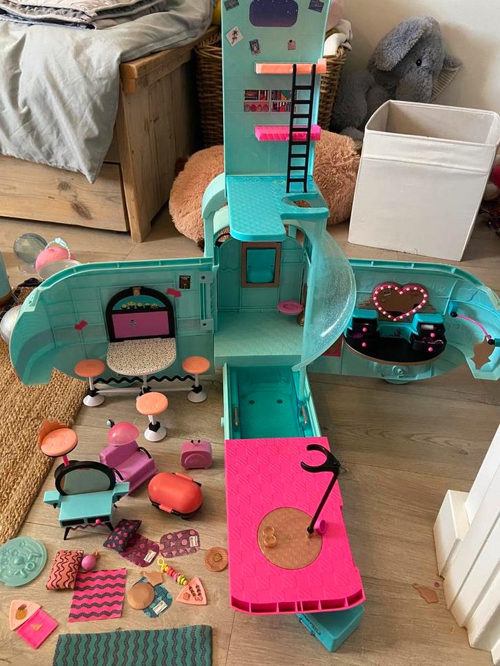 LOL Surprise verzameling met camper, Verzamelen, Speelgoed, Gebruikt, Ophalen of Verzenden