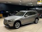 BMW X1 XDrive28i Executive|ORIG-NL|AUTOMAAT|LEDER|NAVI, Auto's, Euro 5, Gebruikt, Beige, 2000 kg