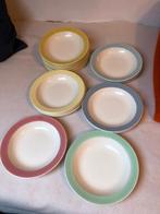 Vintage Borden Set, Huis en Inrichting, Keuken | Servies, Ophalen, Gebruikt, Bord(en), Overige stijlen