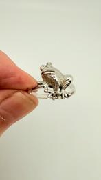 Zilveren ring met opleg: een kikker! Maat: 18, 18 tot 19, Verzenden, Nieuw, Dame