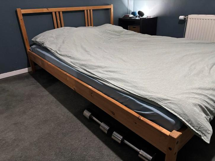 Houten Bedframe - Tweepersoons - 140 x 200, Huis en Inrichting, Slaapkamer | Bedden, Zo goed als nieuw, Tweepersoons, 140 cm, 200 cm
