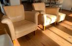 Twee leren fauteuils met bijpassende hockers, Huis en Inrichting, Fauteuils, Ophalen, Gebruikt, Minder dan 75 cm, Leer