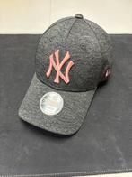 New Era NY Yankees Cap - Nieuwstaat - Grijs met Roze Logo, Ophalen of Verzenden, Zo goed als nieuw, One size fits all, Pet