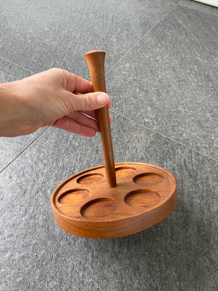 Vintage teak houten houder voor kruidenpotjes eierdopjes oid, Antiek en Kunst, Curiosa en Brocante, Ophalen of Verzenden