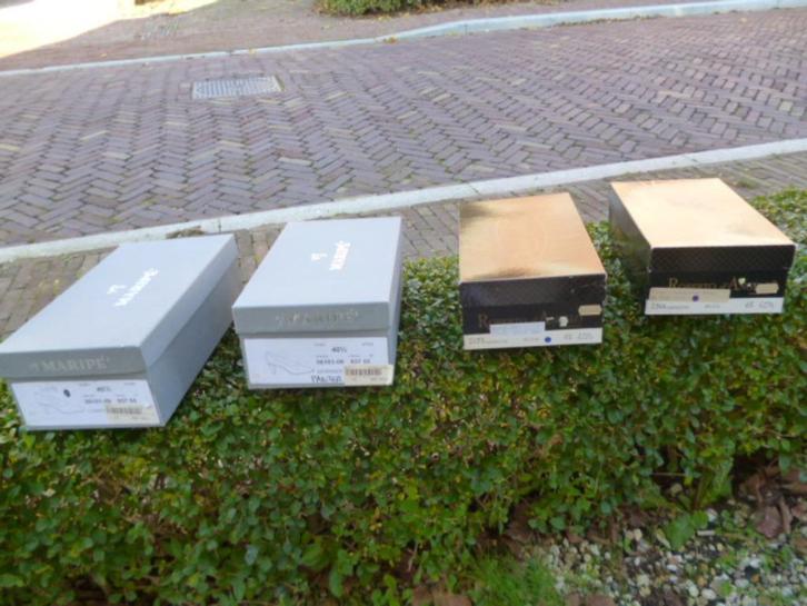 Damespumps maat 7,5 2 x Maripe + 2 x Roberto Angelo, Kleding | Dames, Schoenen, Zo goed als nieuw, Sneakers of Gympen, Blauw, Ophalen of Verzenden