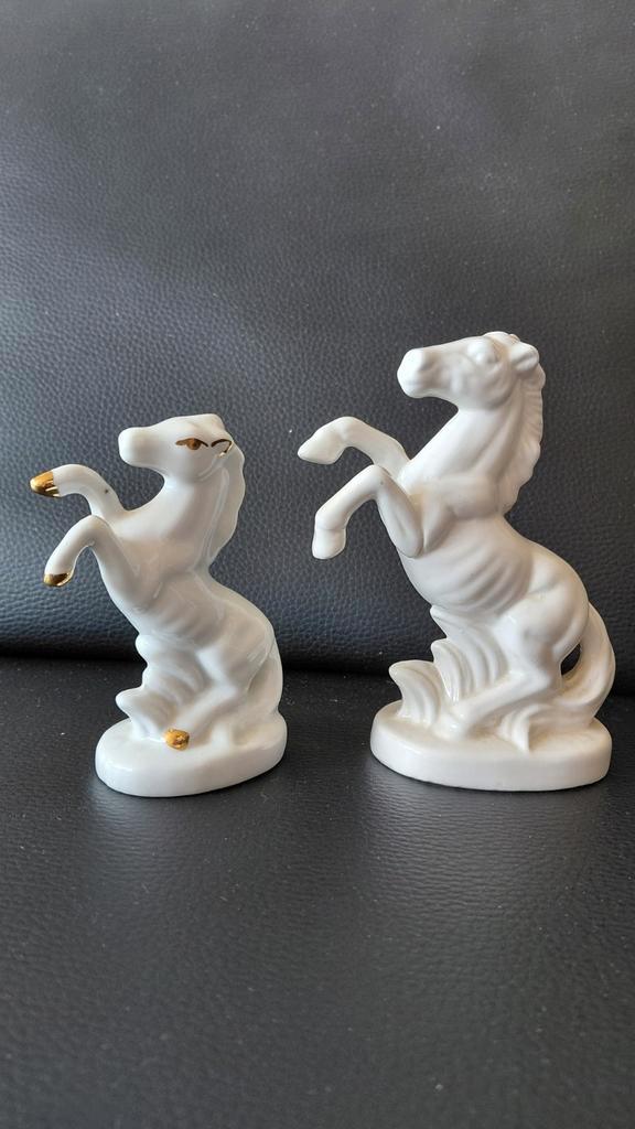 Porseleinen Paarden Beeldjes, Antiek en Kunst, Antiek | Porselein, Ophalen of Verzenden