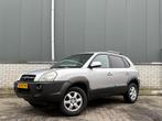 Hyundai Tucson 2.0i Dynamic-Clima-voorruitverwarming-trekhaa, Auto's, Stof, Gebruikt, 4 cilinders, Origineel Nederlands