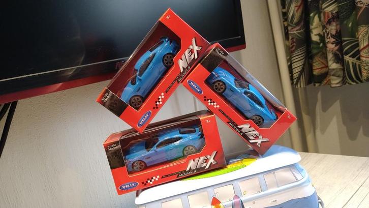 Welly Jaguar XKR-S 2006 1:43 blue nieuw, Hobby en Vrije tijd, Modelauto's | 1:43, Nieuw, Auto, Overige merken, Ophalen of Verzenden