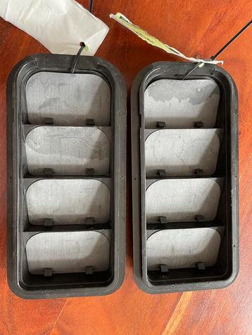 VW Golf 7 ontluchtingsroosters 2 stuks - 7N0 819 465 E beschikbaar voor biedingen