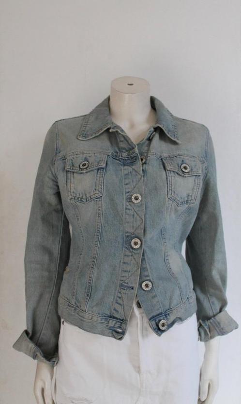Guess jeans jasje lichtblauw maat M met applicatie en gaten, Kleding | Dames, Jasjes, Kostuums en Pakken, Zo goed als nieuw, Jasje