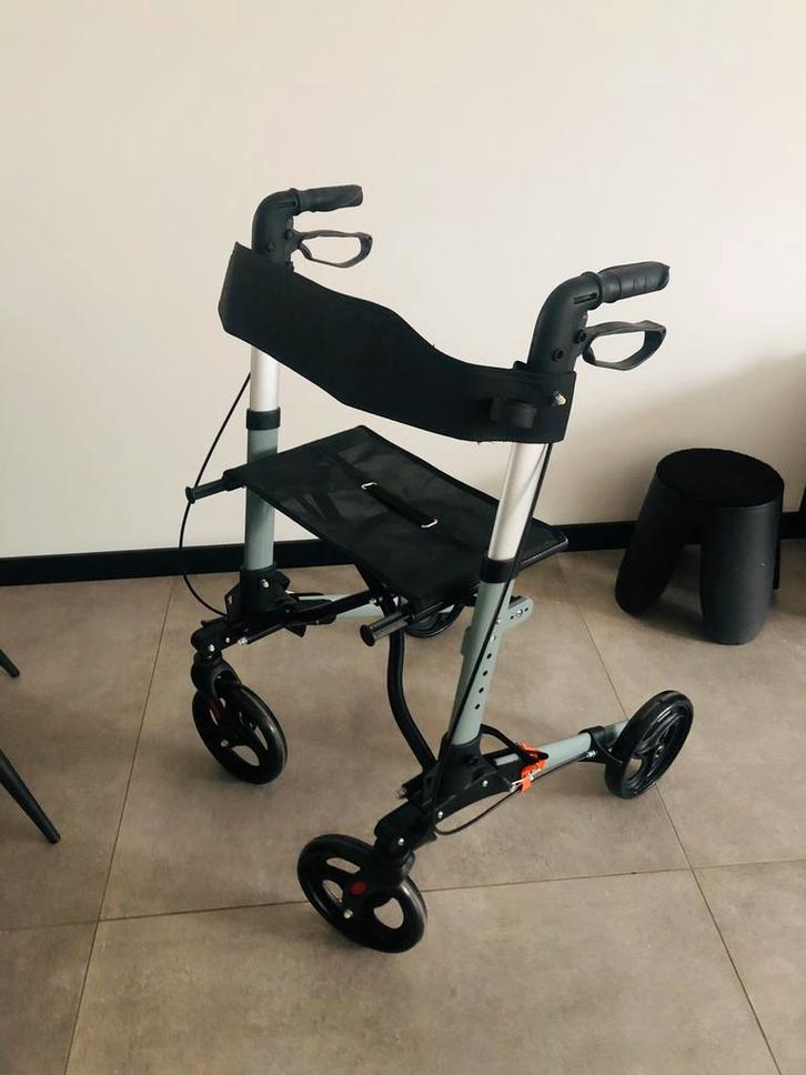Opvouwbare inklapbare lichtgewicht rollator NIEUW, Diversen, Rollators, Zo goed als nieuw, Lichtgewicht, Ophalen of Verzenden