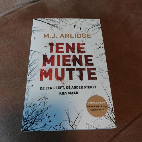 M.J. Arlidge - Iene Miene Mutte, Boeken, Thrillers, Gelezen, Ophalen of Verzenden