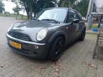 Mini 1.6 Cooper 2006 APK 31-08, Auto's, Voorwielaandrijving, Zwart, 4 cilinders, 4 stoelen