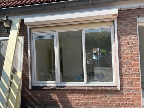Wit electrisch rolluik, tegen inbraak alulux, Doe-het-zelf en Verbouw, Rolluiken, Zo goed als nieuw, Wit, Ophalen