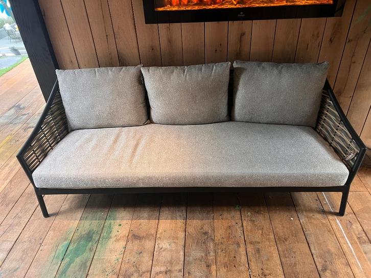 Loungebank Milou | Apple Bee | Showroommodel, Tuin en Terras, Tuinsets en Loungesets, Zo goed als nieuw, Loungeset, Wicker, 3 zitplaatsen