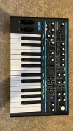Novation bass station V2, Muziek en Instrumenten, Synthesizers, Ophalen, Novation, Overige aantallen, Zo goed als nieuw