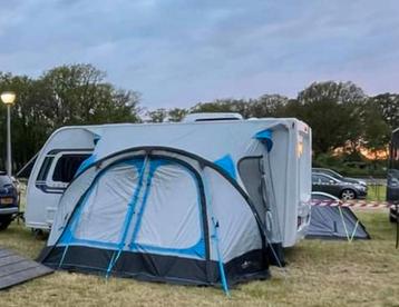 Opblaasbare tent beschikbaar voor biedingen