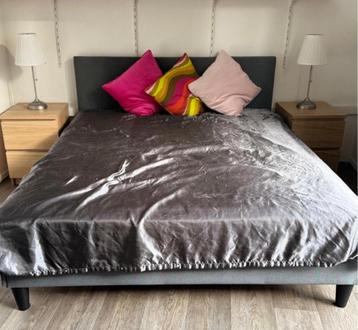 IKEA bed 1.60 x 2.00, 1 jaar oud, GRATIS