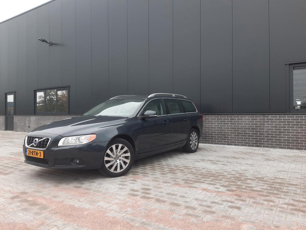 Volvo V70 T4 132KW Aut. 2011 Grijs