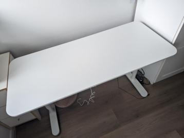 IKEA BEKANT Desk 140x60 - afbeelding 1