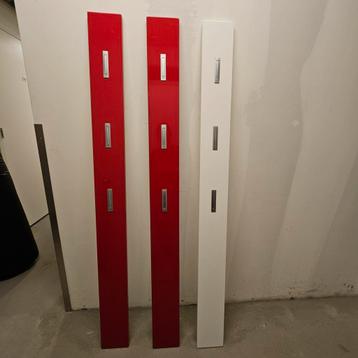 Moderne kapstokken - Rood & Wit beschikbaar voor biedingen