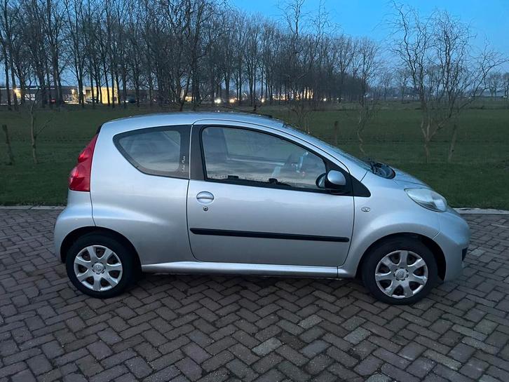 Peugeot 107, Auto's, Toyota, Bedrijf, Yaris, ABS, Airbags, Airconditioning, Centrale vergrendeling, Elektrische buitenspiegels