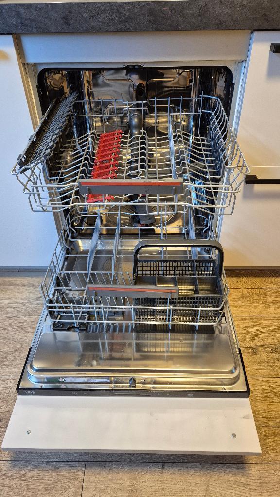AEG inbouwvaatwasser FD595V half jaar oud, Witgoed en Apparatuur, Vaatwasmachines, Zo goed als nieuw, Inbouw, Minder dan 85 cm