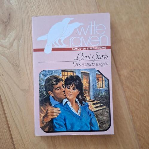 Leni Saris - Kruisende wegen, Boeken, Romans, Zo goed als nieuw, Nederland, Ophalen of Verzenden