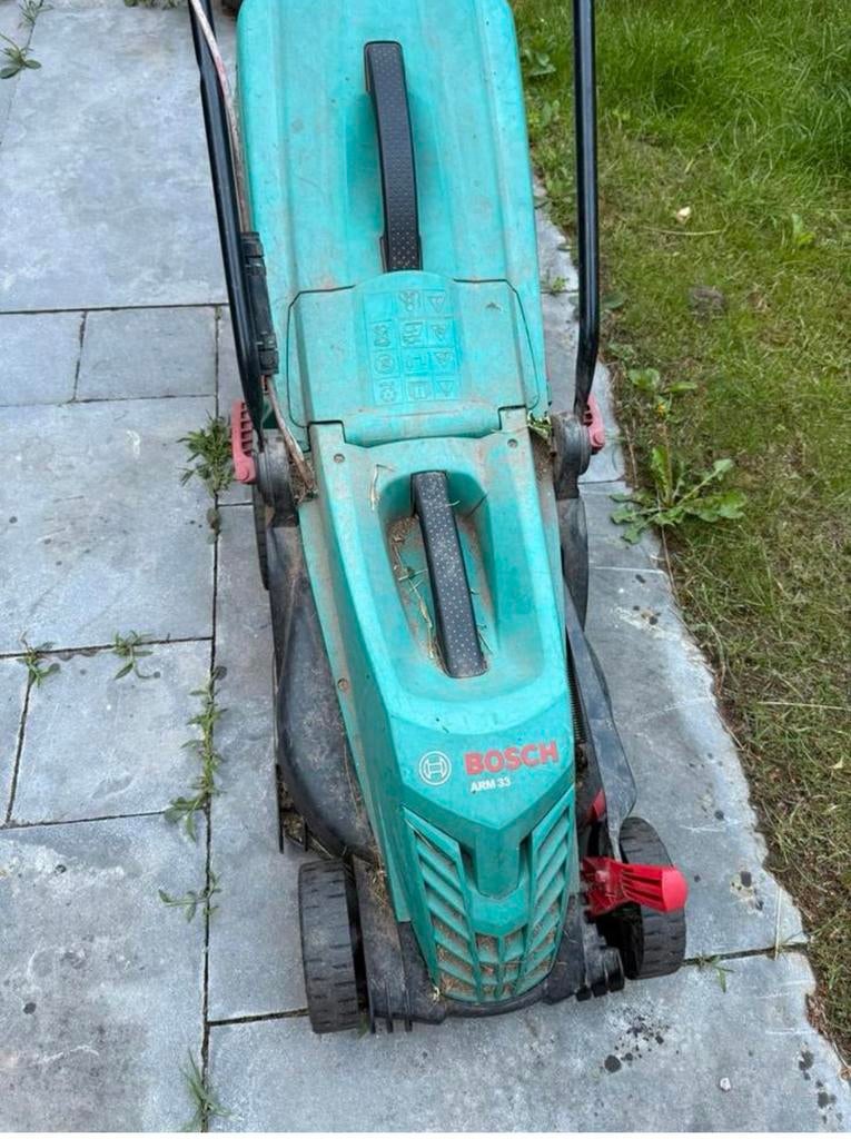 Grasmaaier elektrisch (kapot) af te halen, Tuin en Terras, Grasmaaiers, Ophalen, Gebruikt, Elektrische grasmaaier