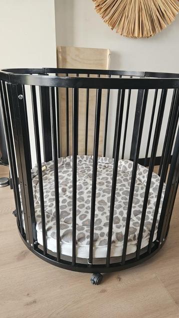 Ronde babybox  beschikbaar voor biedingen