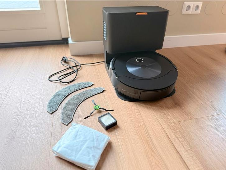 Zeer goede staat Roomba Combo J7+ Robotstofzuiger met dweil, Witgoed en Apparatuur, Stofzuigers, Zo goed als nieuw, Robotstofzuiger
