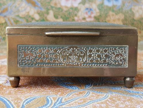 Mooi antiek Oosters doosje van bewerkt koper en hout 10 cm., Antiek en Kunst, Antiek | Woonaccessoires, Ophalen of Verzenden
